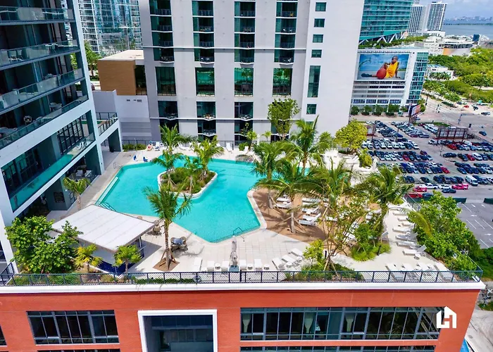 Stylish Apartments With Partial Ocean Views In Downtown!