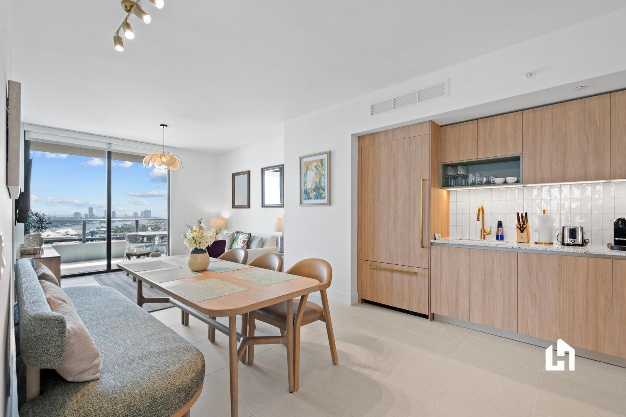 Appartement Stylish With Partial Ocean Views In Downtown! *