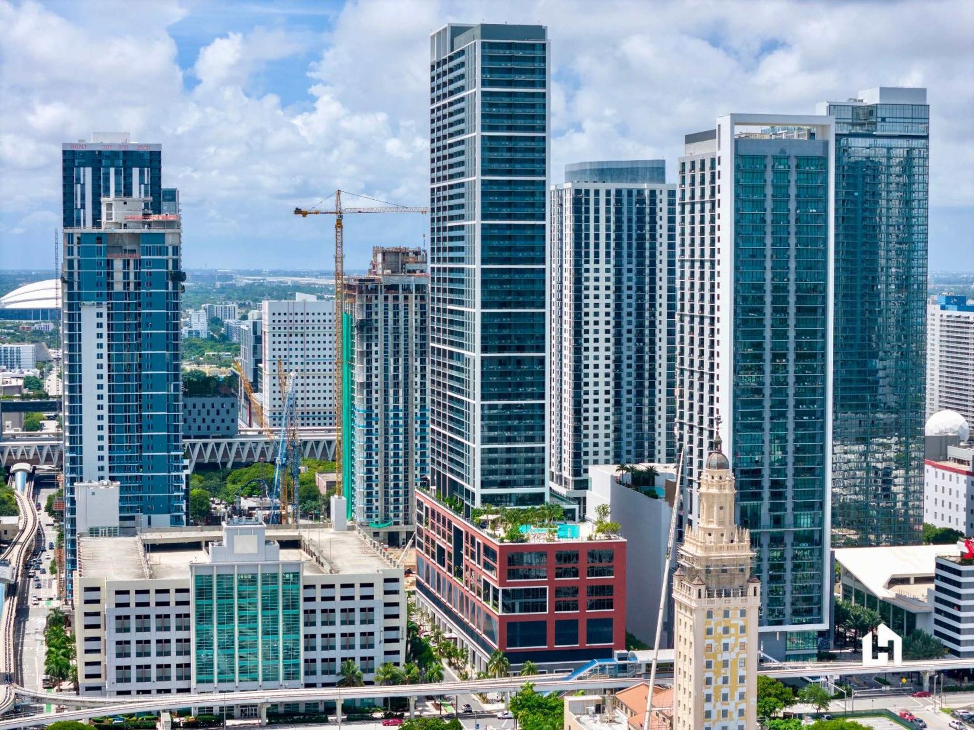 Appartement Stylish With Partial Ocean Views In Downtown!