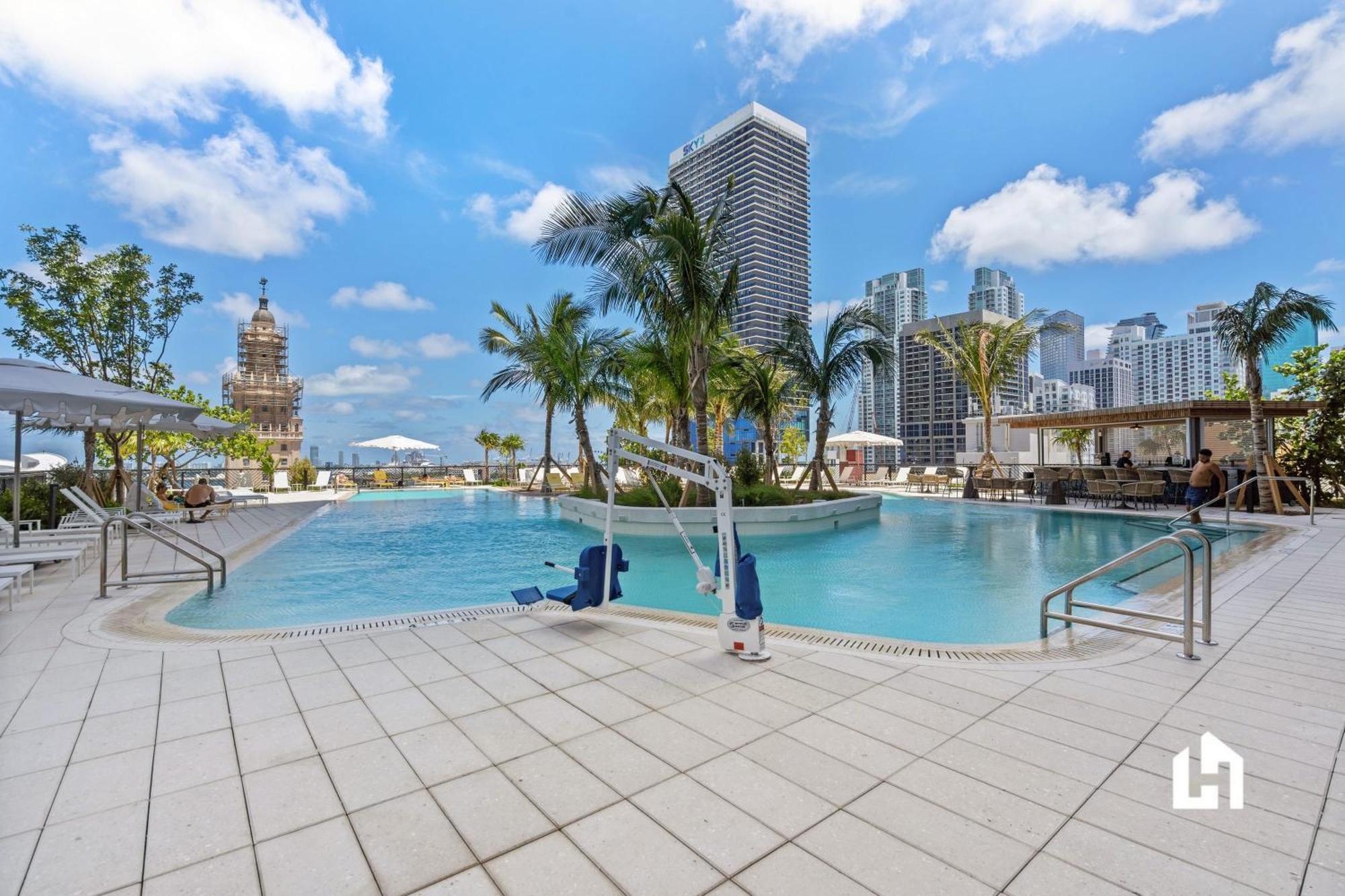 Appartement Stylish With Partial Ocean Views In Downtown!
