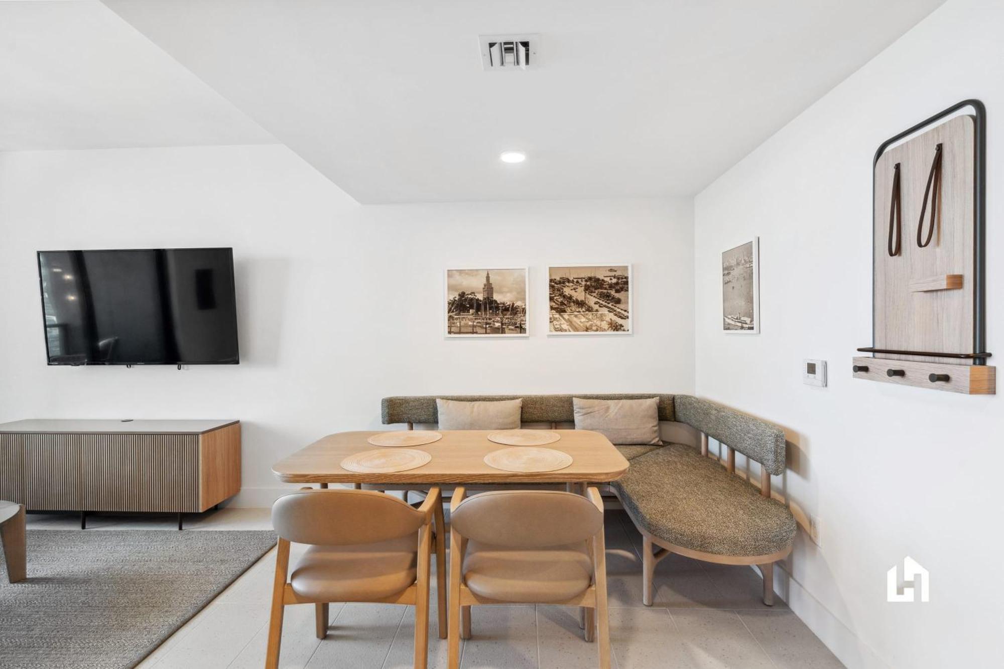 Appartement Stylish With Partial Ocean Views In Downtown! *